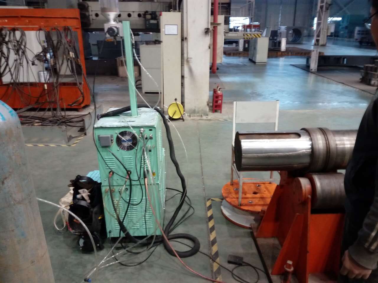 各种轴类焊补专用焊机、电机轴焊补、风机轴修补(图1)